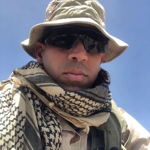 Meet your Posher, Edgardo